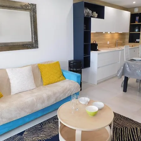 Spacious 2-bedroom In Egee With Parking And Air Conditi Apartment *
