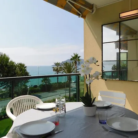 Spacious 2-bedroom In Egee With Parking And Air Conditi Cannes